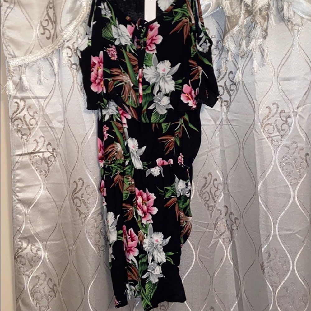 🌸NWT romper